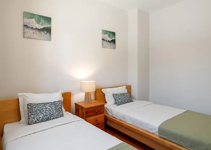 Tatil Evi Moradia Felicidade Rocha Pxo By An Island *