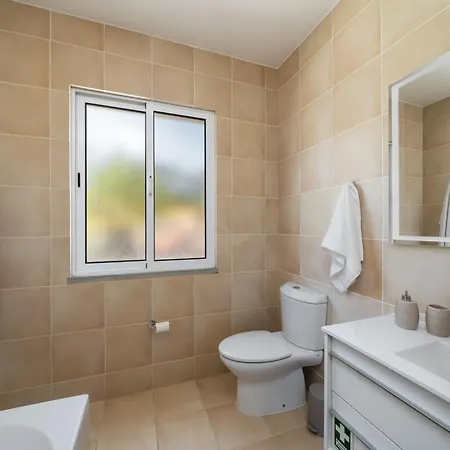 Moradia Felicidade Rocha Pxo By An Island Semesterbostad Porto Santo