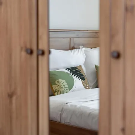 Semesterbostad Moradia Felicidade Rocha Pxo By An Island