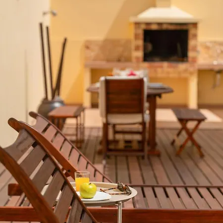 Semesterbostad Moradia Felicidade Rocha Pxo By An Island *