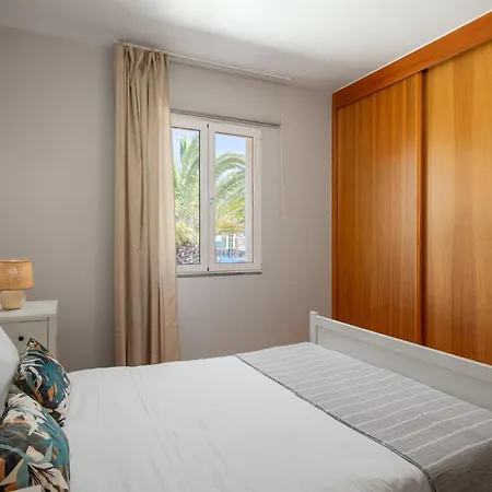 Moradia Felicidade Rocha Pxo By An Island Porto Santo