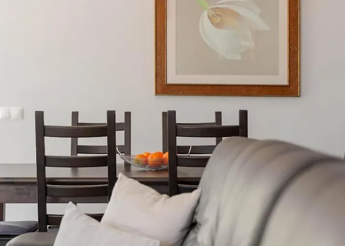 Moradia Felicidade Rocha Pxo By An Island