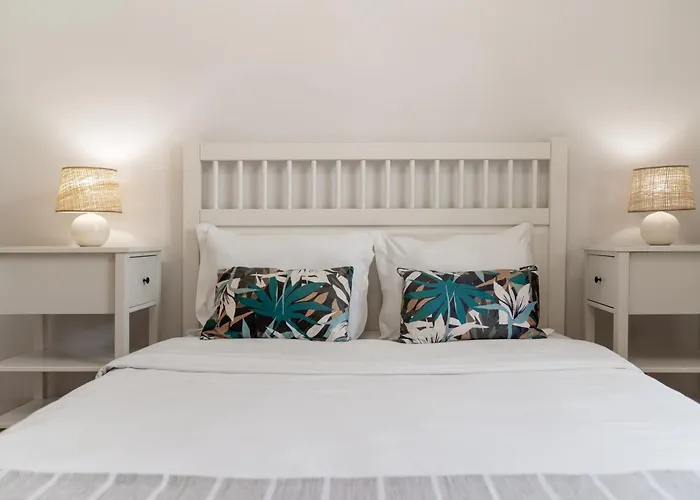 Moradia Felicidade Rocha Pxo By An Island Porto Santo